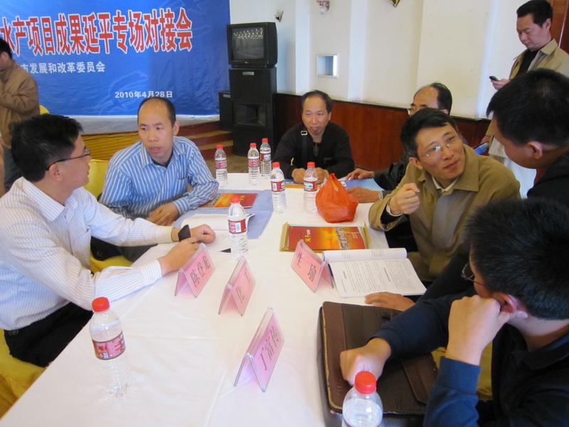 企业代表与开云（中国）教授现场交流